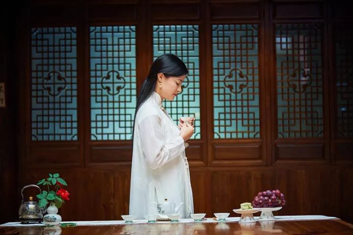 High tea与Low tea的含义,告诉你英国贵族下午茶的秘密!